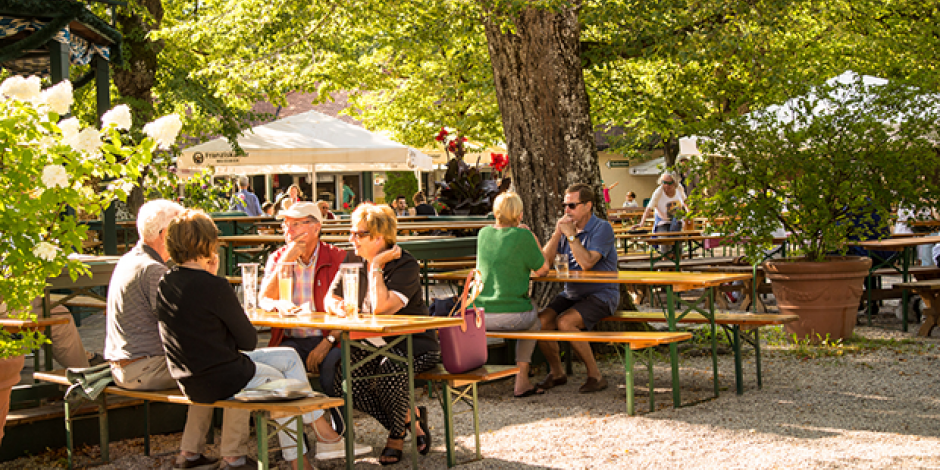 Szene aus einem Biergarten